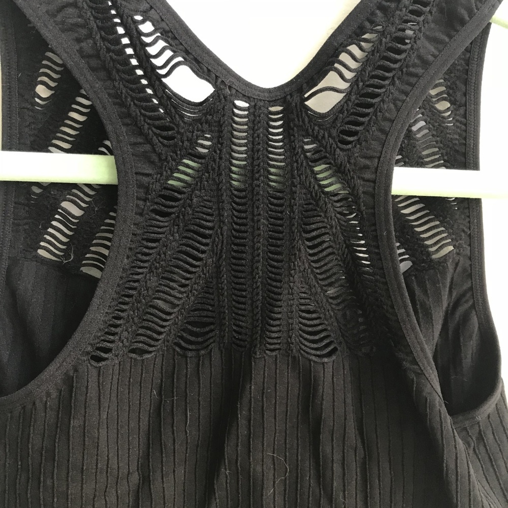 [Express] Cropped Tank - Picture 4 of 6
